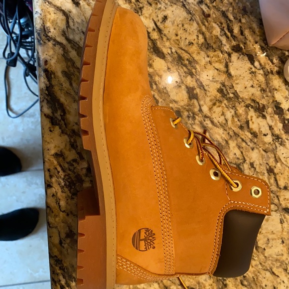 Timberland boot only worn once - Picture 1 of 7